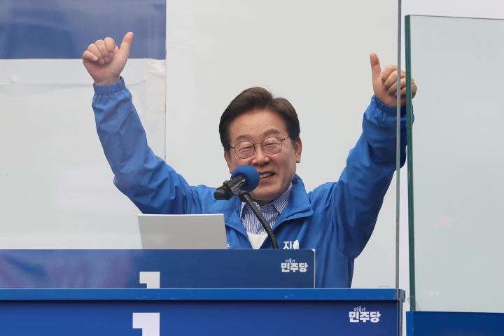El político opositor y candidato del Partido Democrático de Corea del Sur, Lee Jae-myung, que según los primeros sondeos se ha impuesto en las elecciones presidenciales adelantadas.