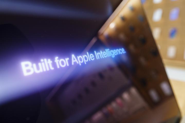 Foto de un Mac Pro con Apple Intelligence.