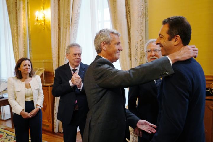 Traspaso de cargo del exconselleiro do Mar Alfonso Villares a Marta Villaverde, tras ser denunciado por un presunto caso de agresión sexual.