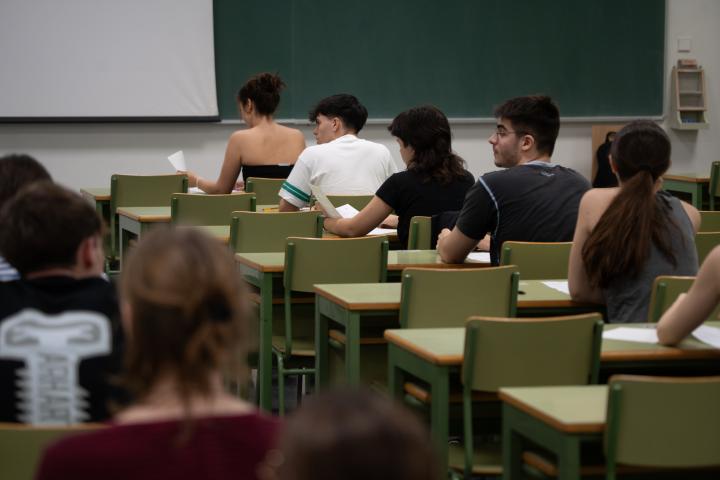 Alumnos examinándose de la PAU, en una imagen de archivo.