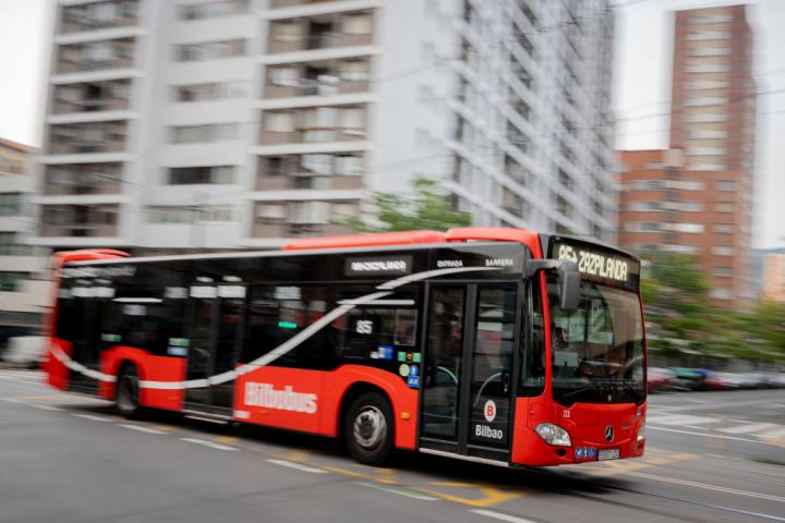 Autobús del servicio público de Bilbao.