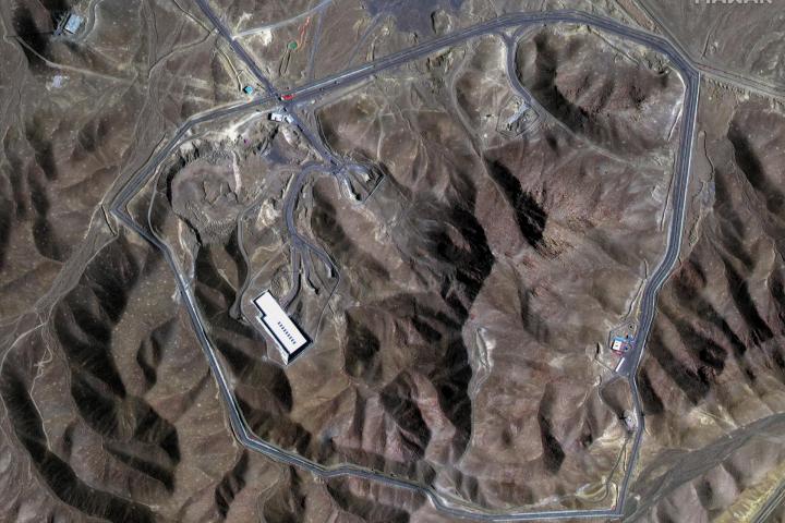 Imagen de satélite de la planta nuclear subterránea de Fordo, en Irán.