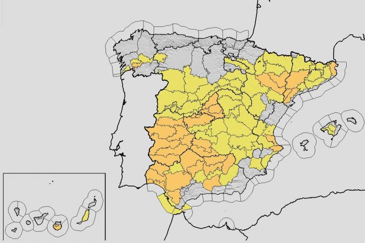 Mapa de avisos activados por la AEMET de cara al sábado 28 de junio de 2025