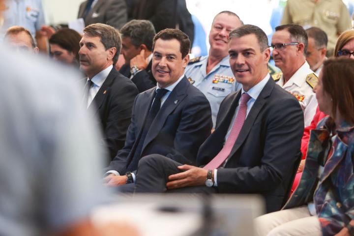Juanma Moreno y Pedro Sánchez, juntos en un acto een Huelva el pasado octubre