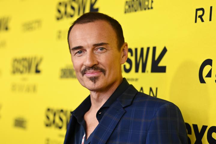 El actor Julian McMahon.