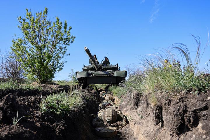 Tanque ucraniano en el frente
