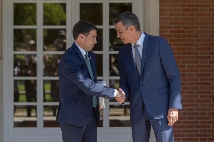 El lehendakari y el presidente del Gobierno en el palacio de la Moncloa este lunes.