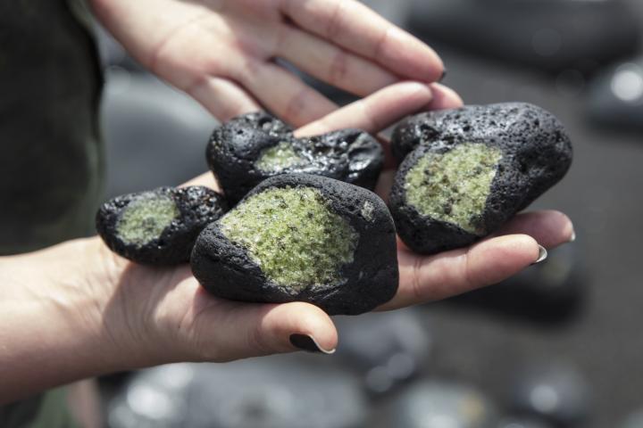 Grupo de rocas de olivino, en una imagen de archivo.