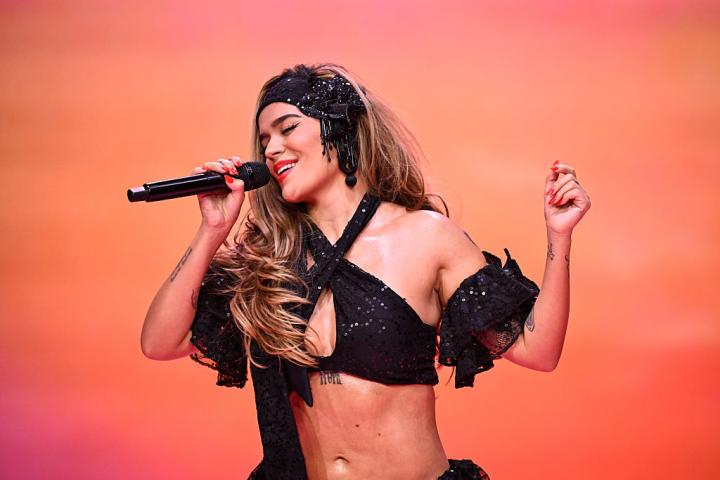 Karol G en el show de Jimmy Fallon.