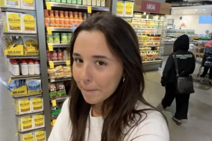 Paula Laguno en el supermercado estadounidense