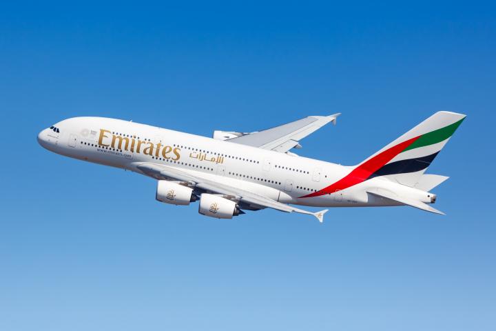 Avión de Emirates.