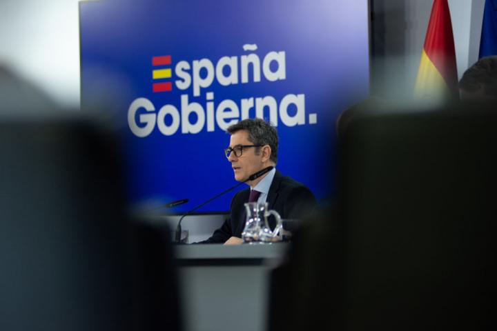 El ministro de Presidencia, Justicia y Relaciones con las Cortes, Félix Bolaños, en la rueda de prensa posterior al Consejo de Ministros.