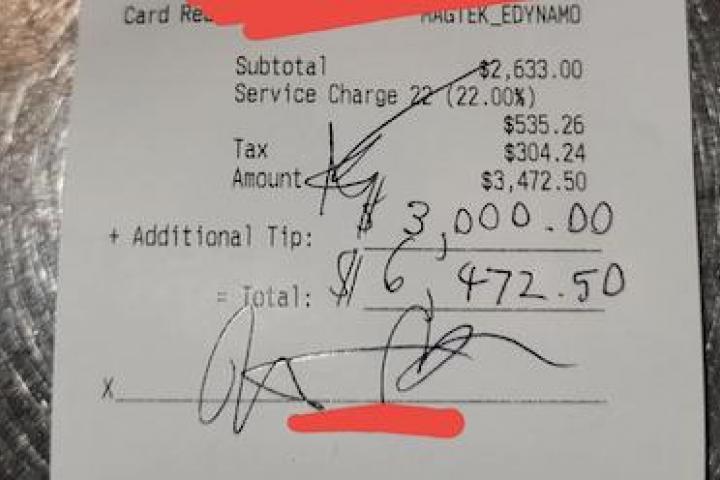 Detalle del recibo, con la propina que ha dejado Post Malone en un restaurante.