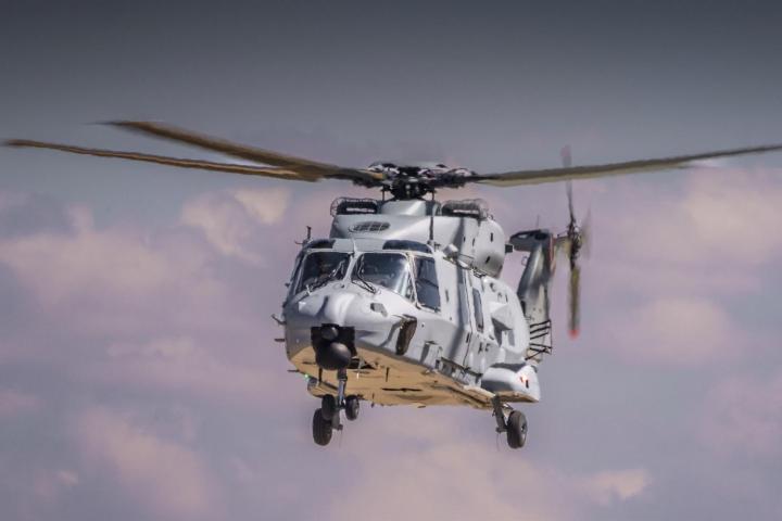 El helicóptero NH90 navalizado entregado por Airbus a la Armada Española