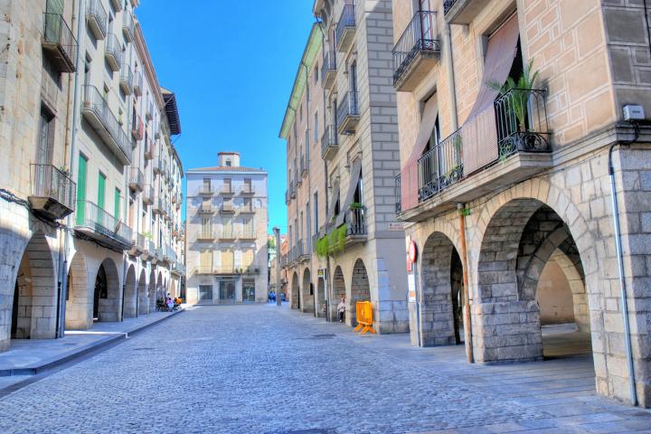 Imagen de archivo de una calle de Girona.