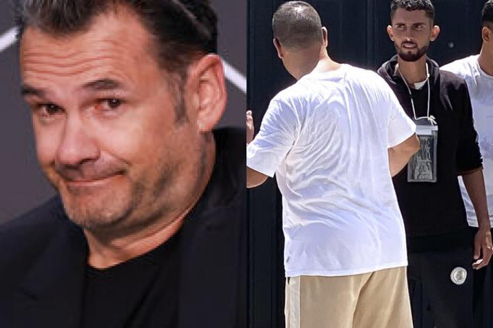 El periodista y presentador de televisión Iñaki López, y uno de los migrantes que fueron detenidos por la fuerza a su llegada a la playa granadina de Castell de Ferro; en sendas imágenes, respectivamente.