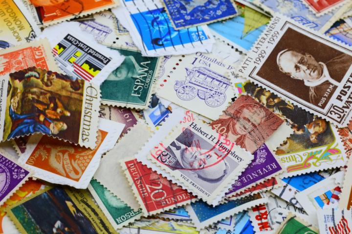 Varios sellos de diferentes países.