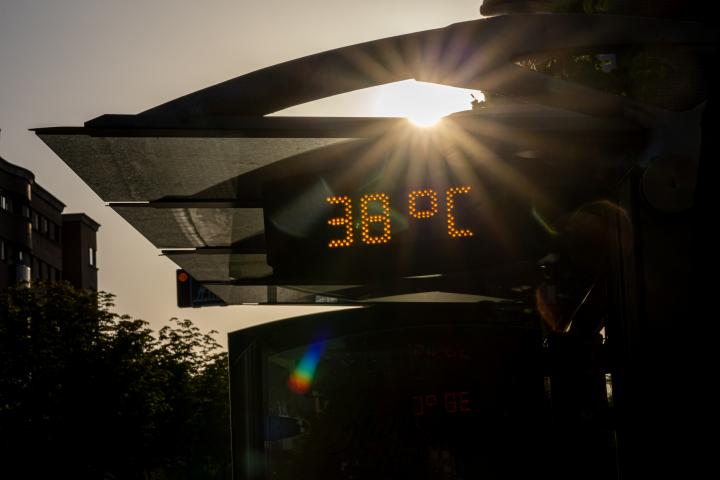 Imagen de archivo de una marquesina al sol, durante la ola de calor.