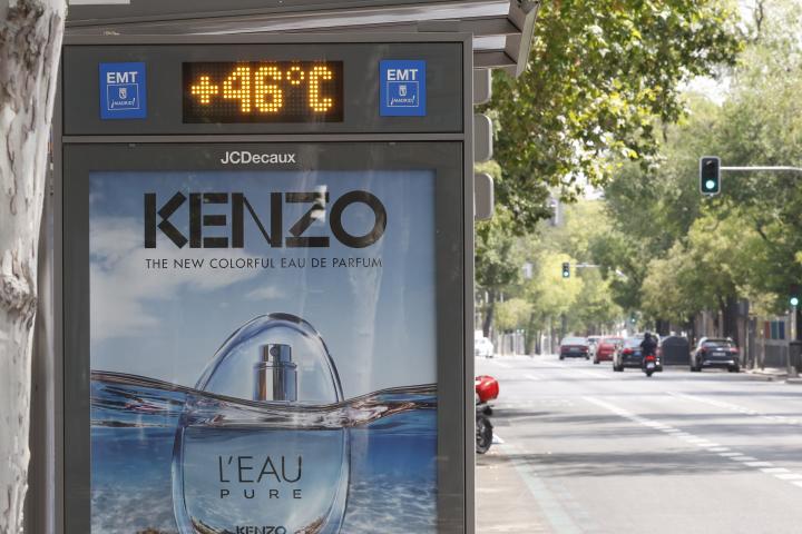 Vista de un termómetro que marca 46 grados, en Madrid.