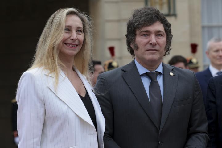 El presidente de Argentina, Javier Milei, y la secretaria de Presidencia y su hermana, Karina Milei; en una imagen de archivo.
