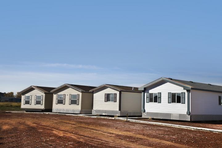 Varias casas prefabricadas, en una imagen de archivo