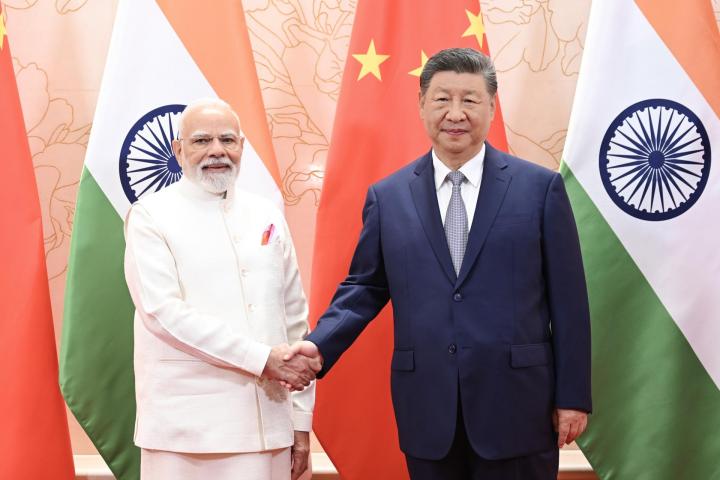 Xi Jinping y Narendra Modi este domingo en Tianjin, en China.