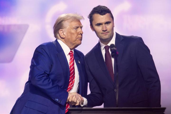 Charlie Kirk, junto a Donald Trump, en una imagen de archivo.