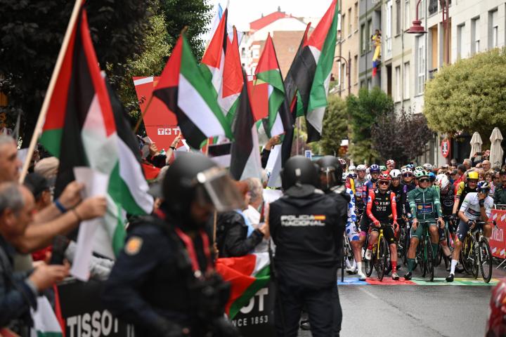 Foto de archivo de una etapa de La Vuelta.