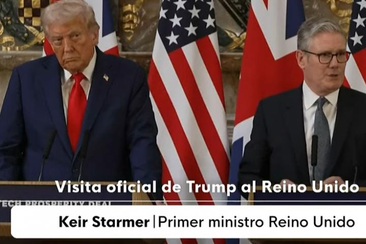 Donald Trump y sus gestos durante la comparecencia conjunta con Keir Starmer