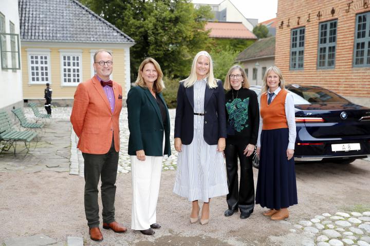 Mette-Marit de Noruega en la conferencia Frida Hansen y el tejido transparente en el Museo Folclórico Noruego