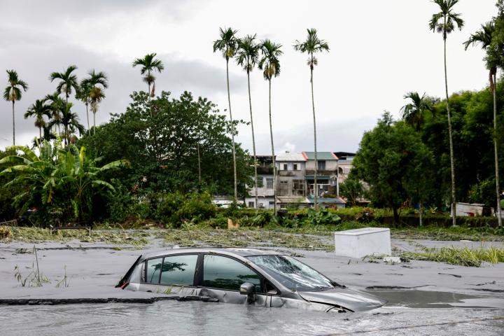 Inundaciones por el paso del súper tifón Ragasa en Hualien (Taiwán).