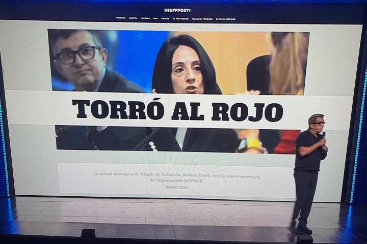 Buenafuente también destacó otro de nuestros 'splashes', cuando el PSOE apostó por Rebeca Torró como nueva secretaria de Organización.