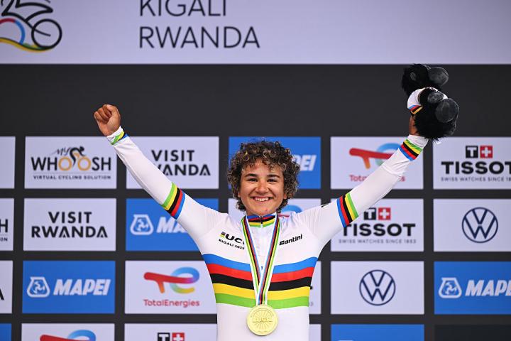 Paula Ostiz Taco, campeona del mundo junior en ruta, hace días en Kigali