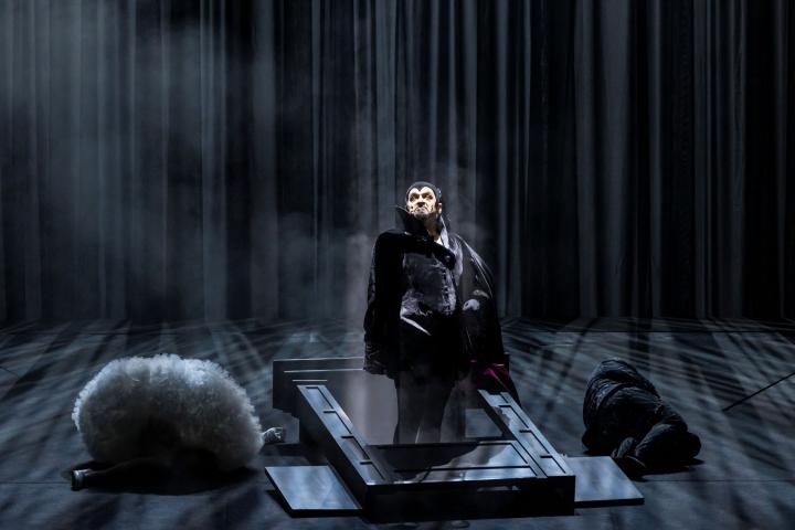 Mefistófeles o el Diablo en Faust, en Les Corts de Valencia.