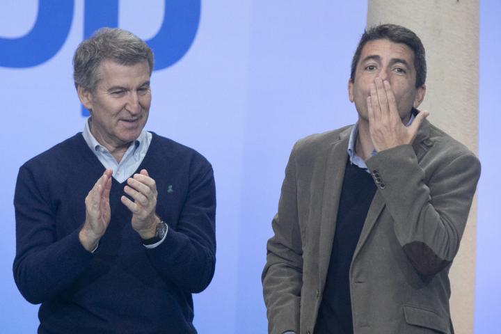 El líder del PP, Alberto Núñez Feijóo; y el president de la Generalitat Valenciana, Carlos Mazón; en una imagen de archivo.