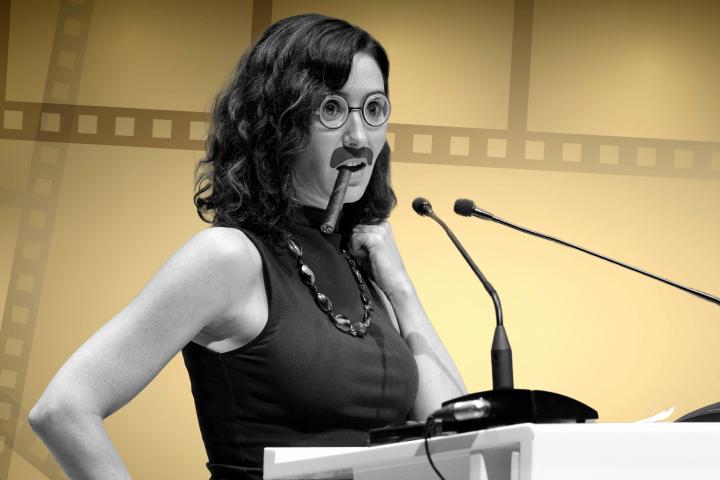 Fotomontaje de la presidenta de la Comunidad de Madrid, Isabel Díaz Ayuso, caracterizada como Groucho Marx.