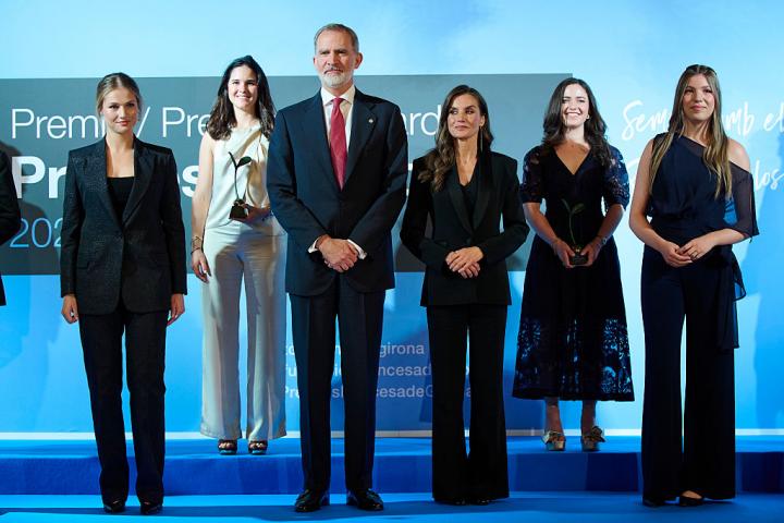 La infanta Sofía, en la esquina derecha, en los Premios Princesa Girona 2025.
