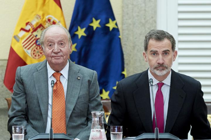 El rey emérito, Juan Carlos I, y su hijo Felipe VI.