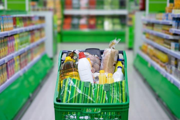 Imagen de archivo de un carro de la compra en un supermercado.