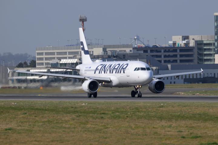 Avion-finnair-aterrizaje