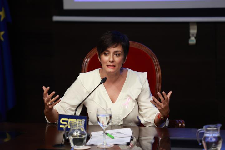 Isabel-rodriguez-hablando-congreso