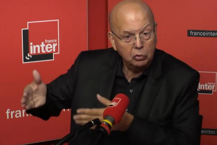 Patrick Buisson, exasesor de Nicolas Sarkozy, habla en una tertulia de radio, en 2017.