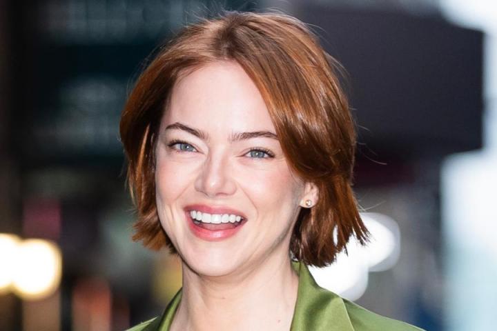 Emma Stone con el conjunto verde de Gwyneth Paltrow en Nueva York