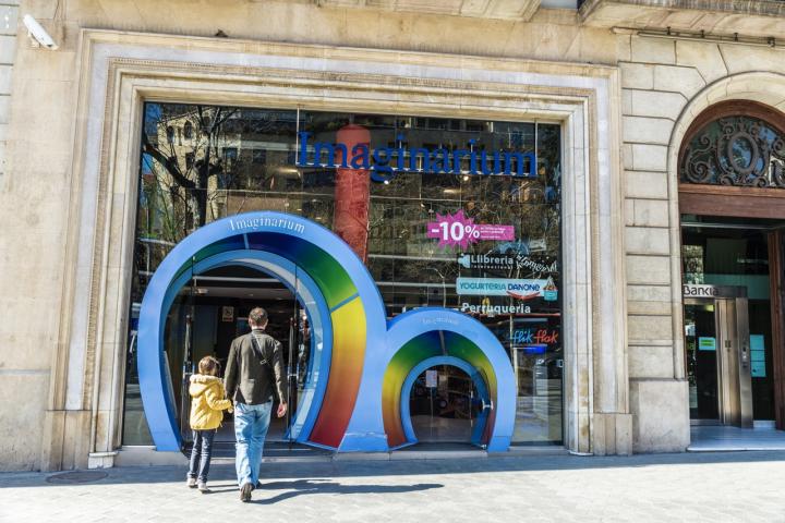 La doble puerta de Imaginarium vuelve a la vida.