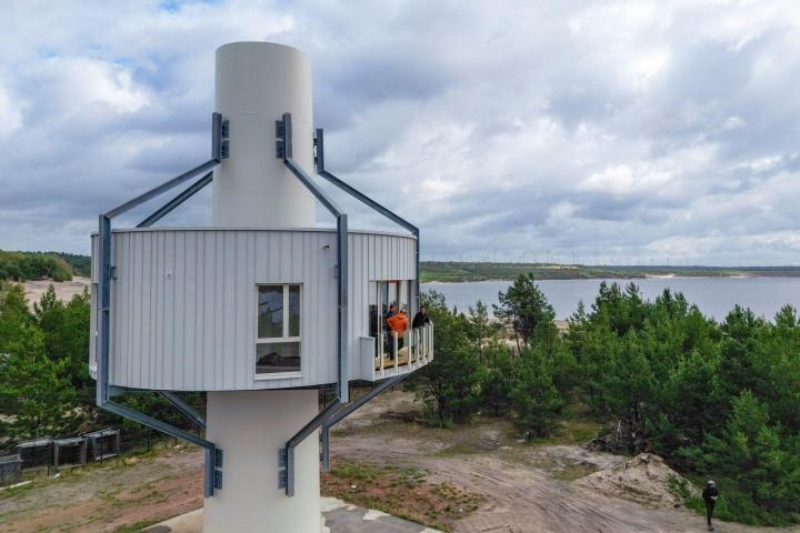 Exterior de la torre convertida en alojamiento turístico.