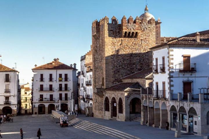 La Plaza Mayor de Cáceres, un tradicional punto de encuentro