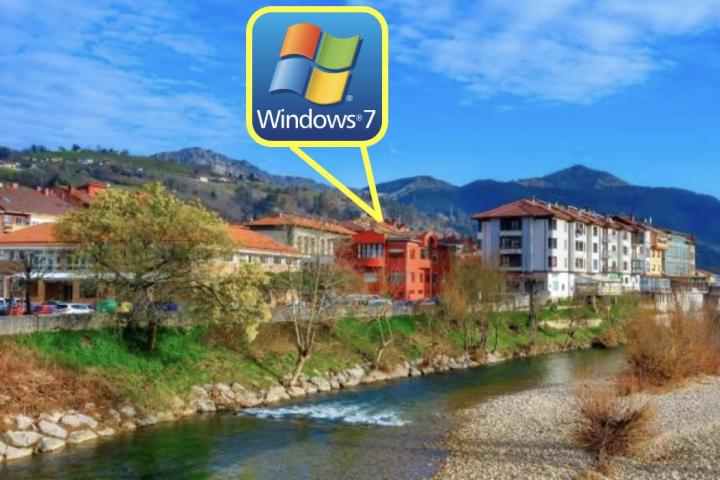 Una imagen de archivo de Asturias y el logo de Windows 7