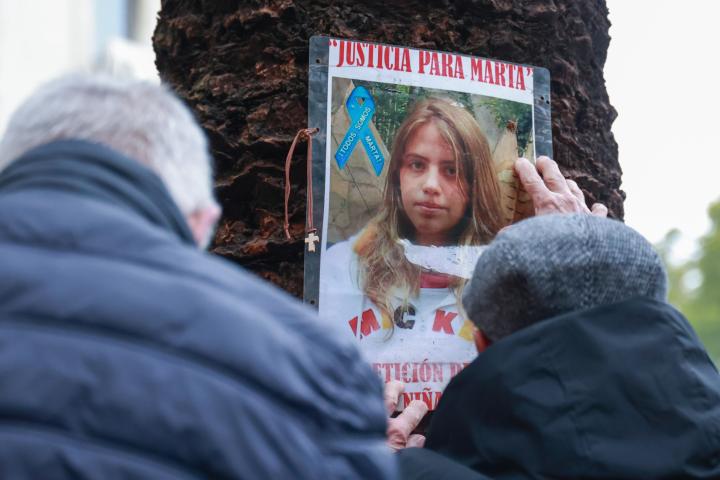 El abuelo de Marta del Castillo, José Antonio Casanueva, durante el mitin en honor de su nieta, Marta del Castillo. 24 de enero de 2025, en Sevilla (Andalucía, España).