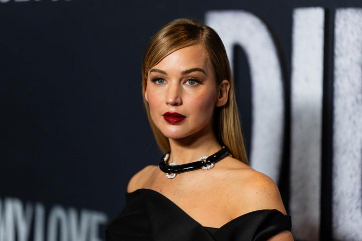 Primer plano de la actriz Jennifer Lawrence, en la premiere de la película Die My Love en Nueva York