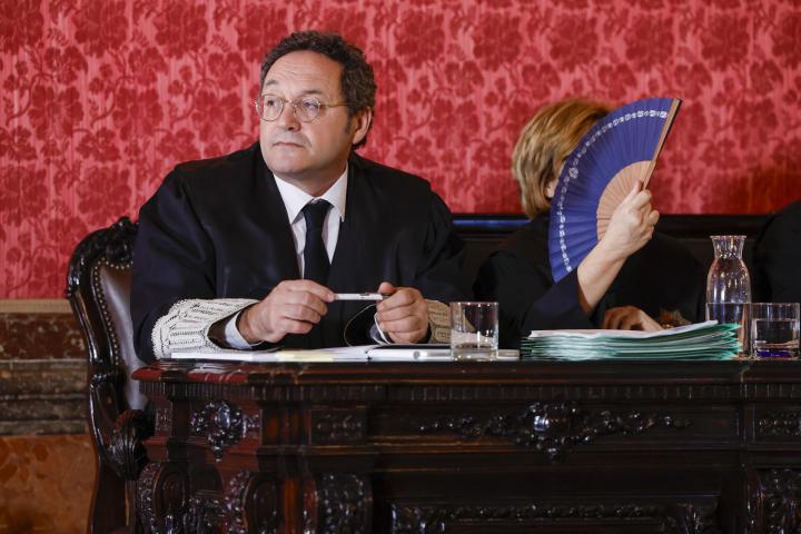 El fiscal general del Estado, Álvaro García Ortiz (i) al inicio del juicio